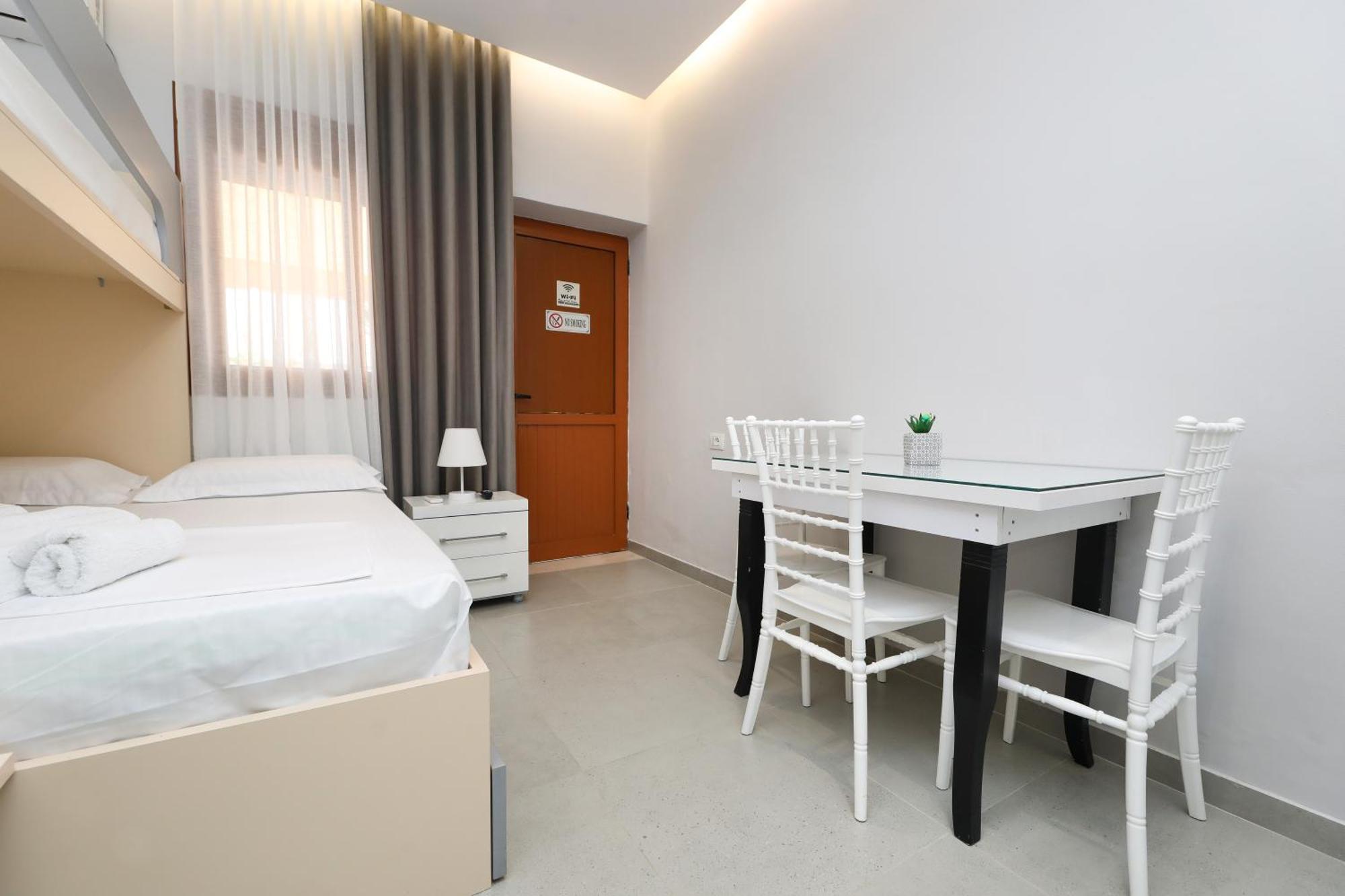 Vila Feliz - Premium Rooms With Free Private Parking Vlorë Εξωτερικό φωτογραφία